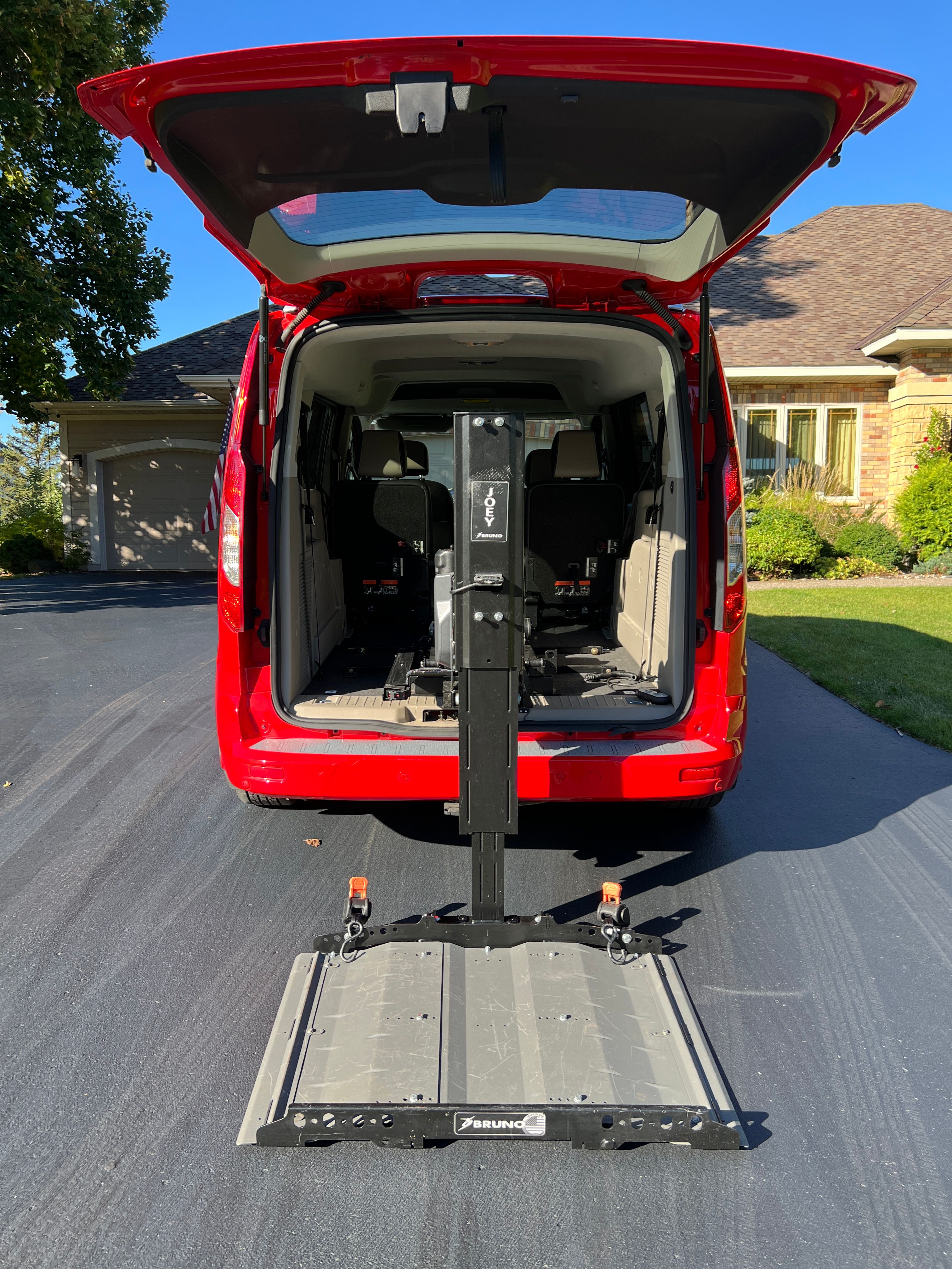 Used 2017 Ford Transit Connect Titanium FWD image 6