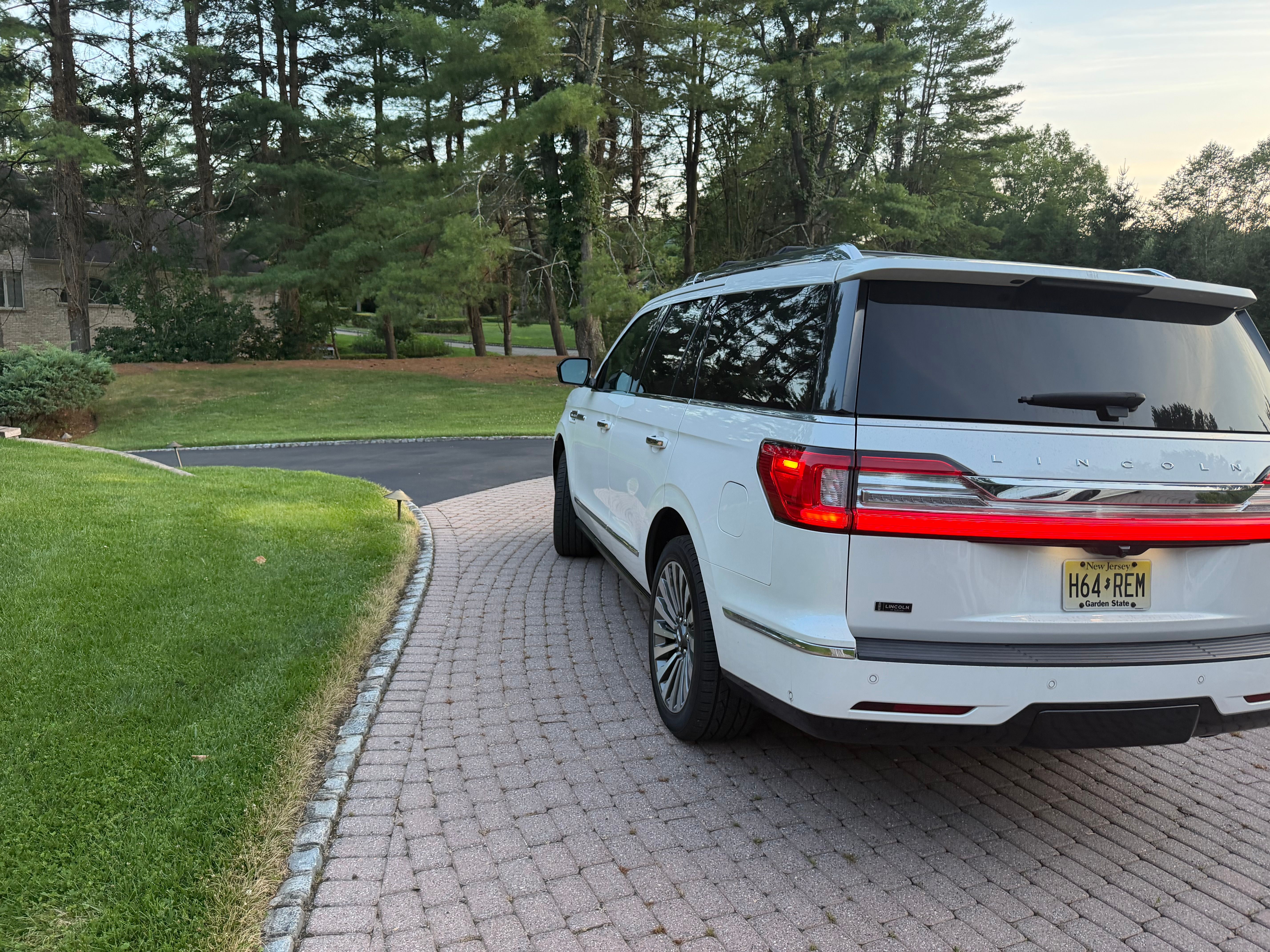 Used 2019 Lincoln Navigator Reserve w/ Cargo Package AWD/4WD image 5