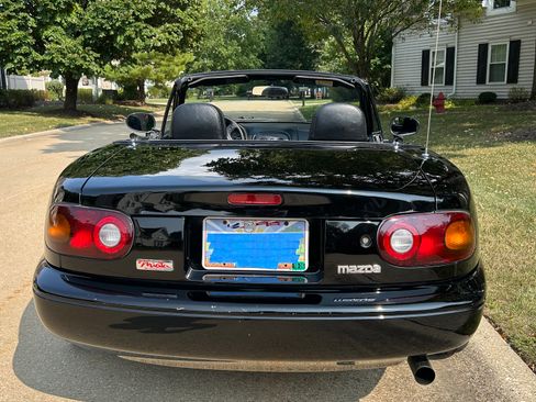 Used 1996 MAZDA MX-5 Miata RWD image 8