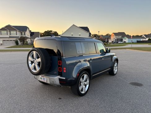 Used 2020 Land Rover Defender 110 HSE image 5