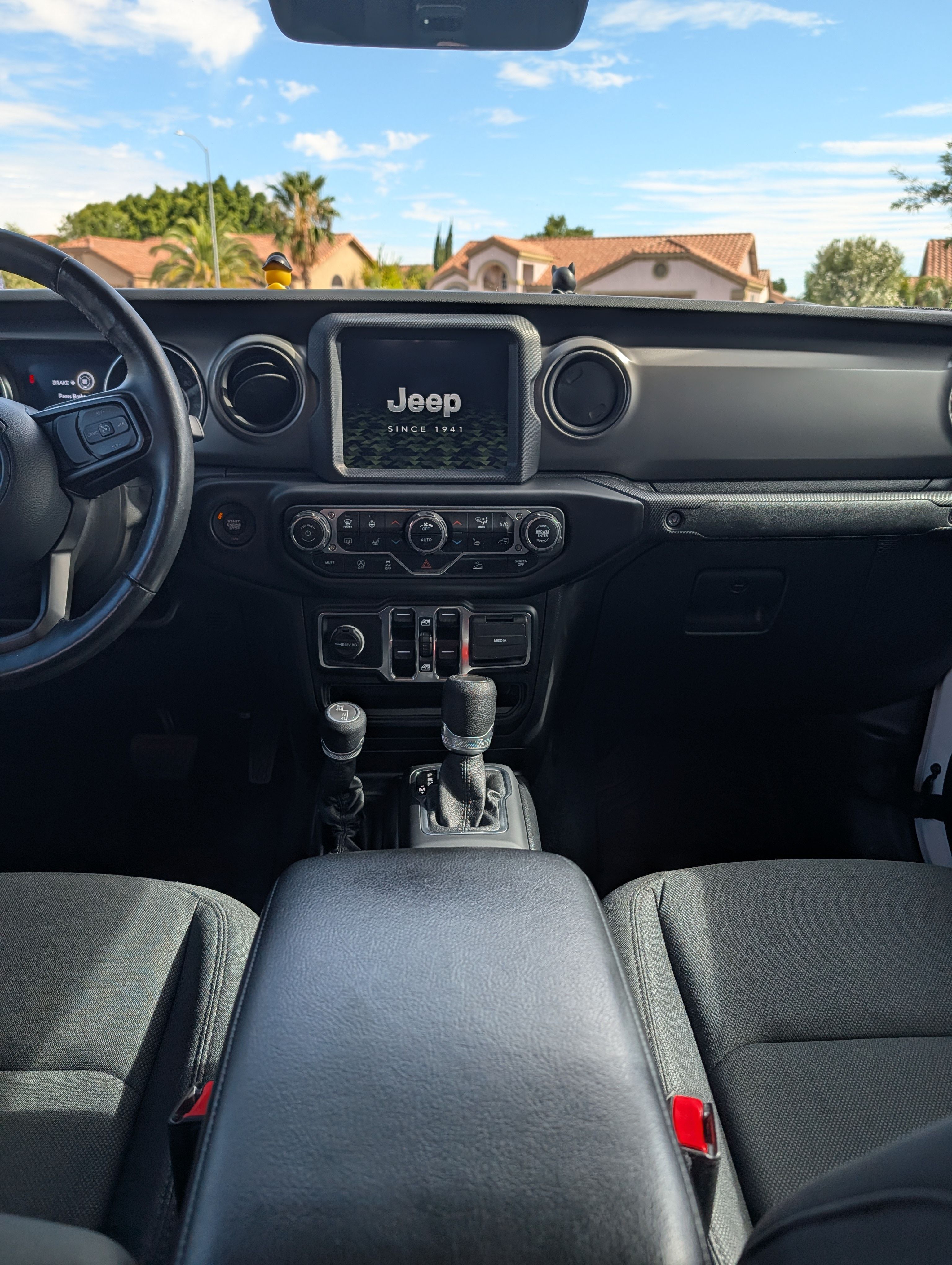 Used 2021 Jeep Gladiator Sport AWD/4WD image 11