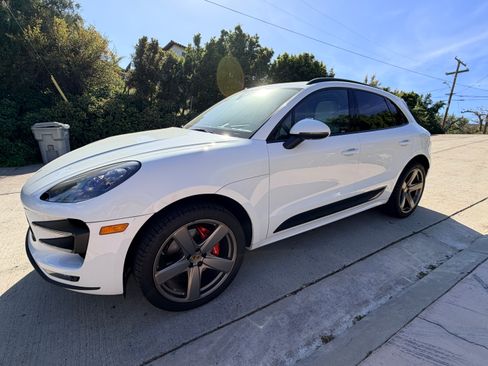 Used 2015 Porsche Macan Turbo AWD/4WD image 18