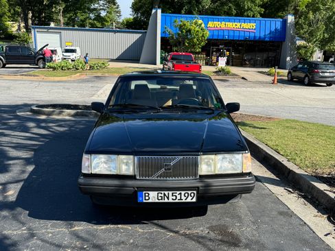 Used 1992 Volvo 940 GLS RWD image 2