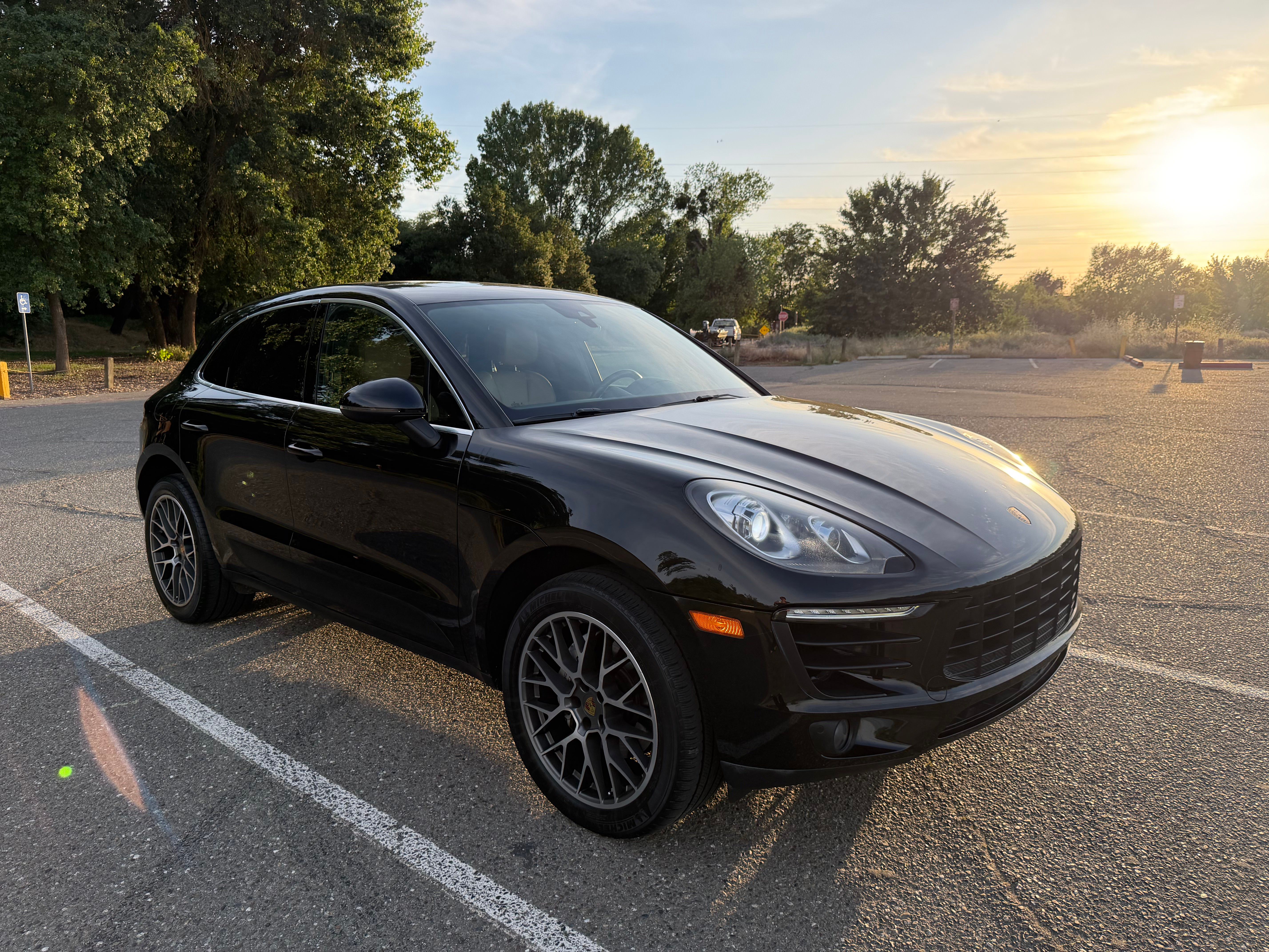 Used 2017 Porsche Macan S AWD/4WD image 4
