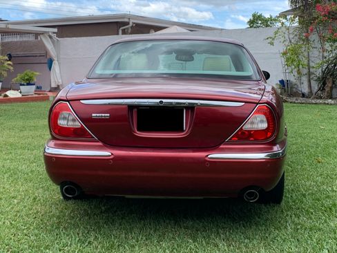 Used 2005 Jaguar XJ8 8 L Sedan 4D image 10