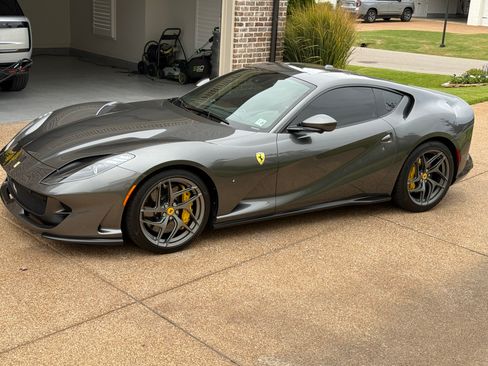 Used 2020 Ferrari 812 Superfast image 11