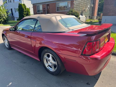 Used 2004 Ford Mustang Convertible RWD image 1
