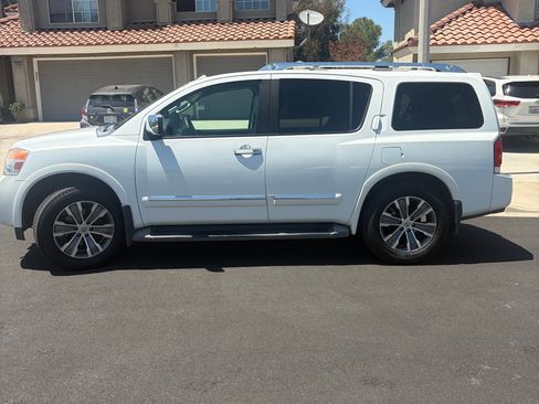 Used 2015 Nissan Armada SL RWD image 2