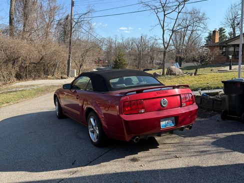 Used 2007 Ford Mustang GT Premium image 2