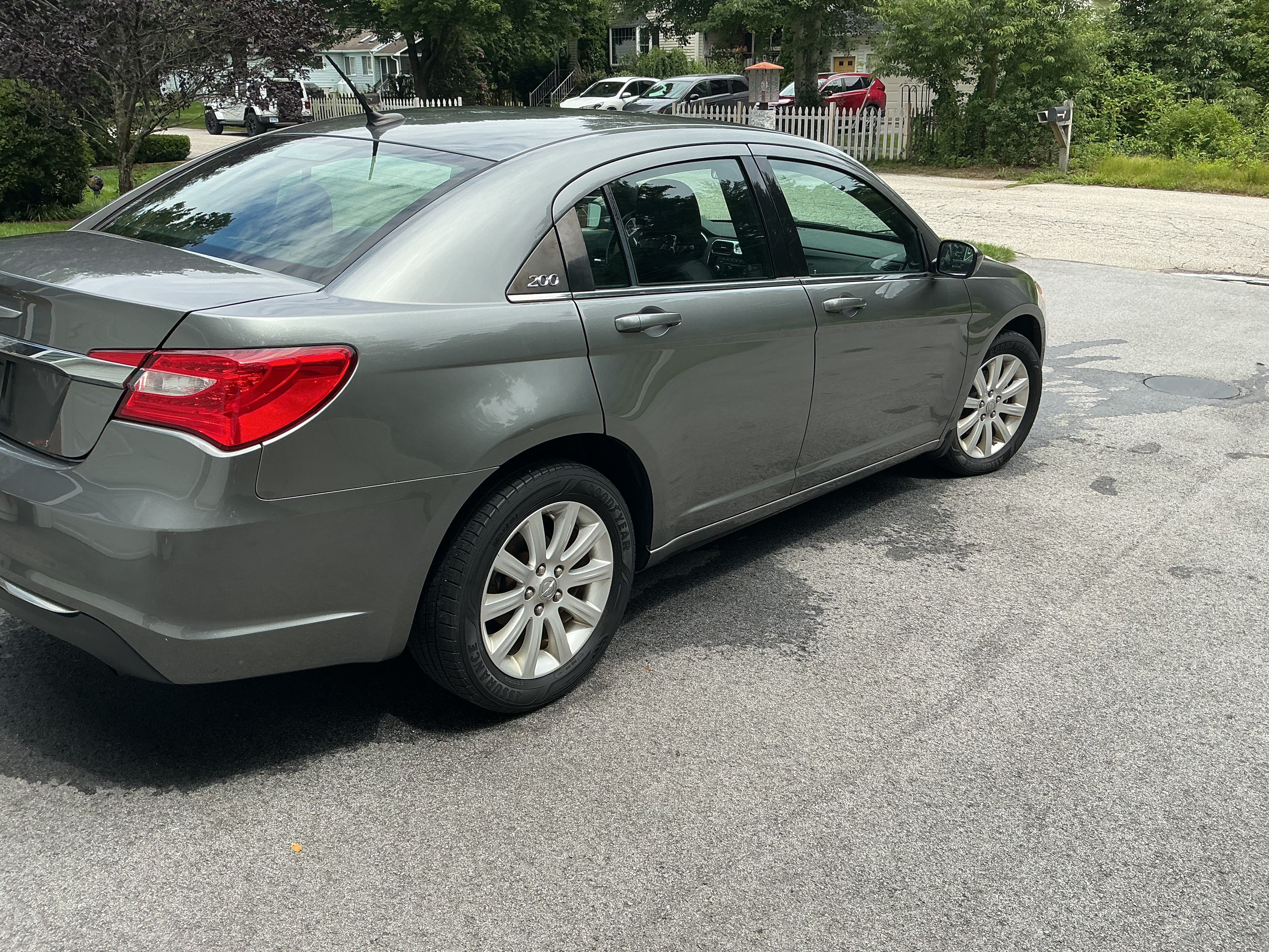 Used 2013 Chrysler 200 Touring FWD image 23