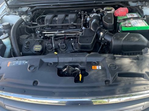 Used 2015 Ford Taurus SEL FWD image 10