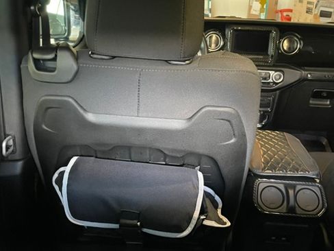Used 2021 Jeep Wrangler Rubicon w/ Cold Weather Group AWD/4WD image 26