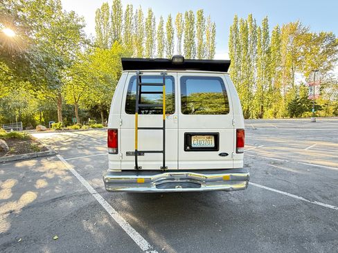 Used 2009 Ford E-350 and Econoline 350 Extended Super Duty image 8