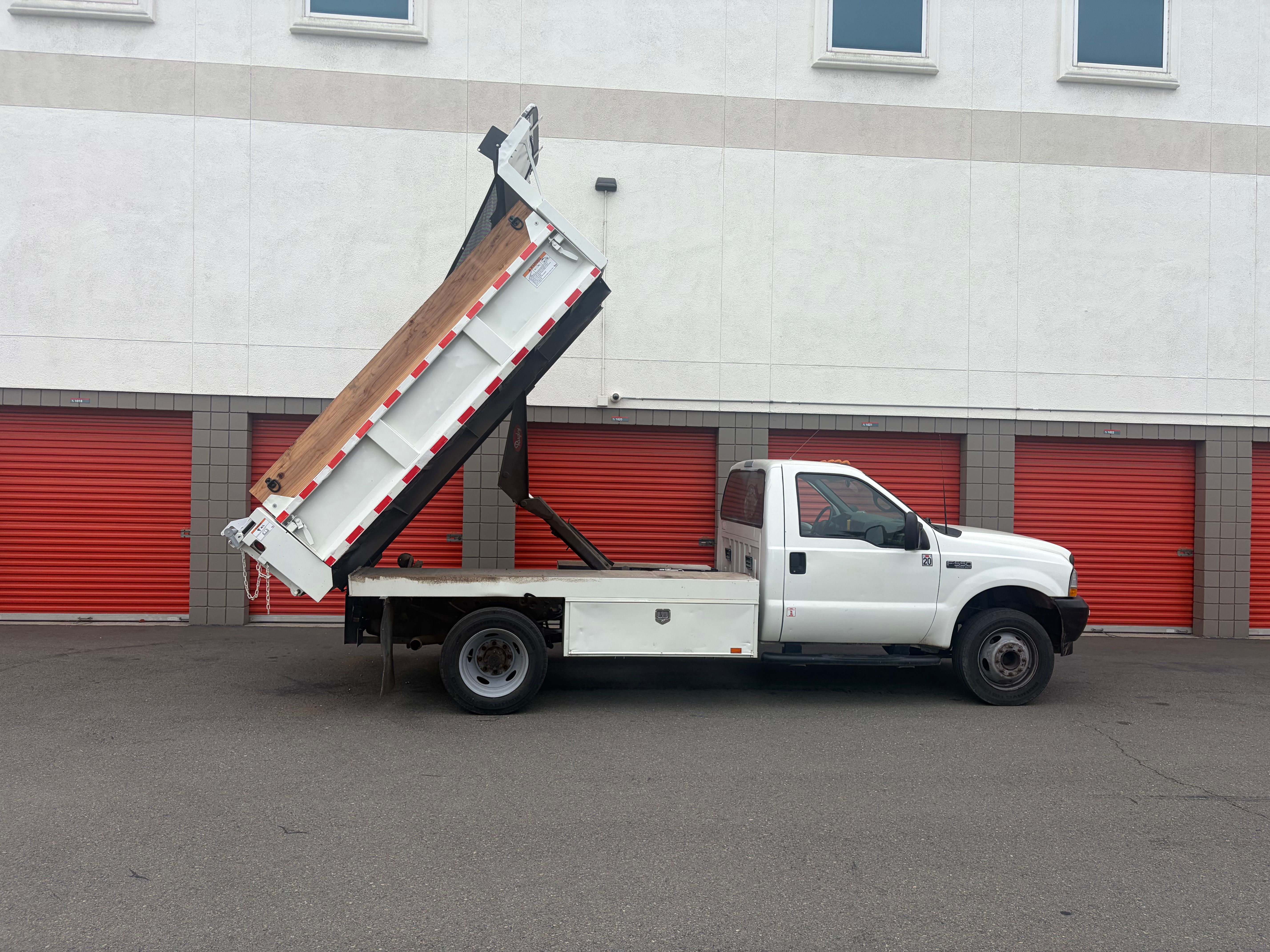 Used 2002 Ford F550 2WD Regular Cab Super Duty image 8