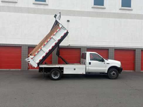 Used 2002 Ford F550 2WD Regular Cab Super Duty image 8