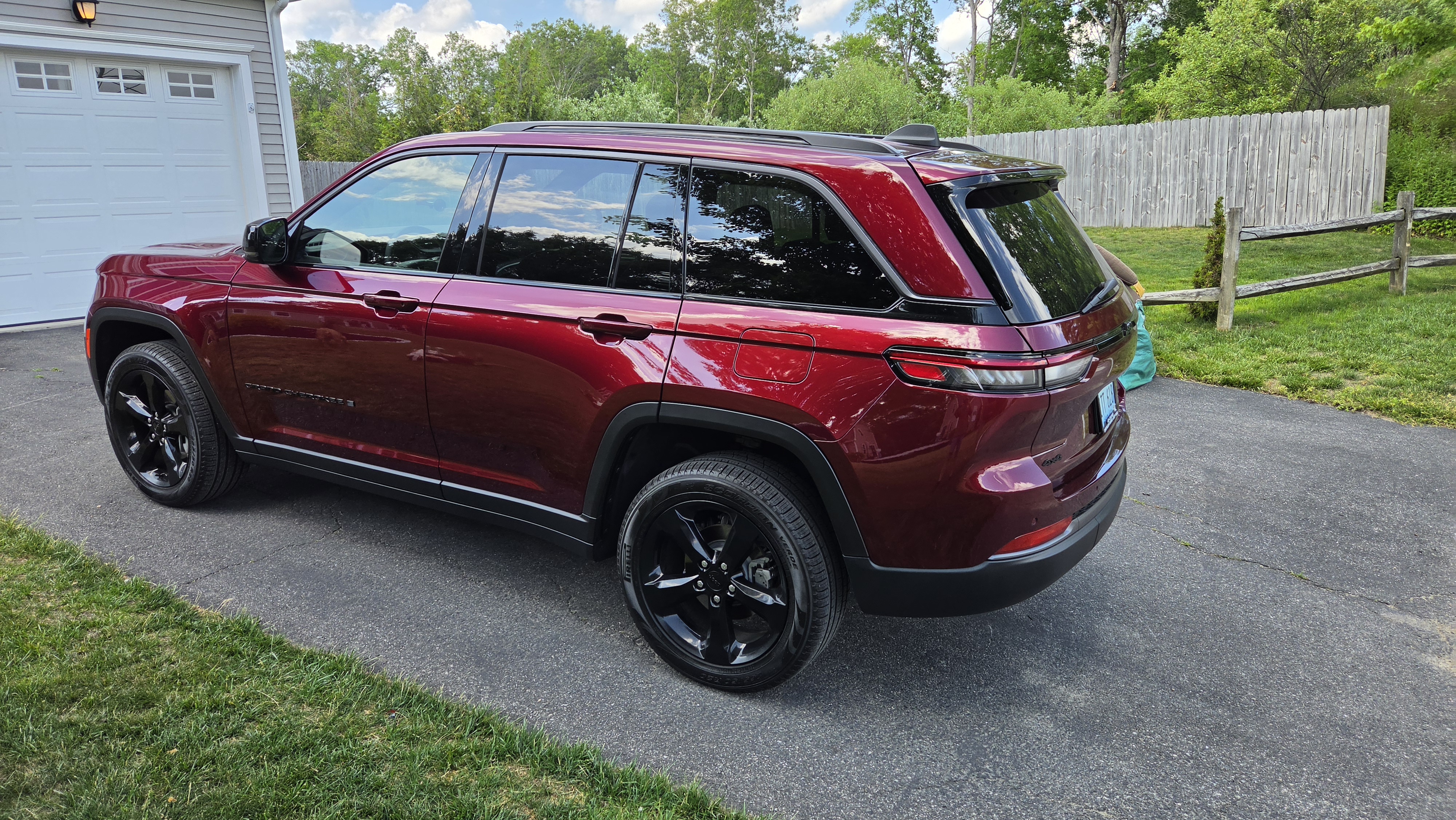 Used 2026 Jeep Grand Cherokee Limited w/ Limited Altitude Package AWD/4WD image 9