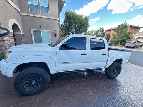 Used 2005 Toyota Tacoma PreRunner RWD image 16