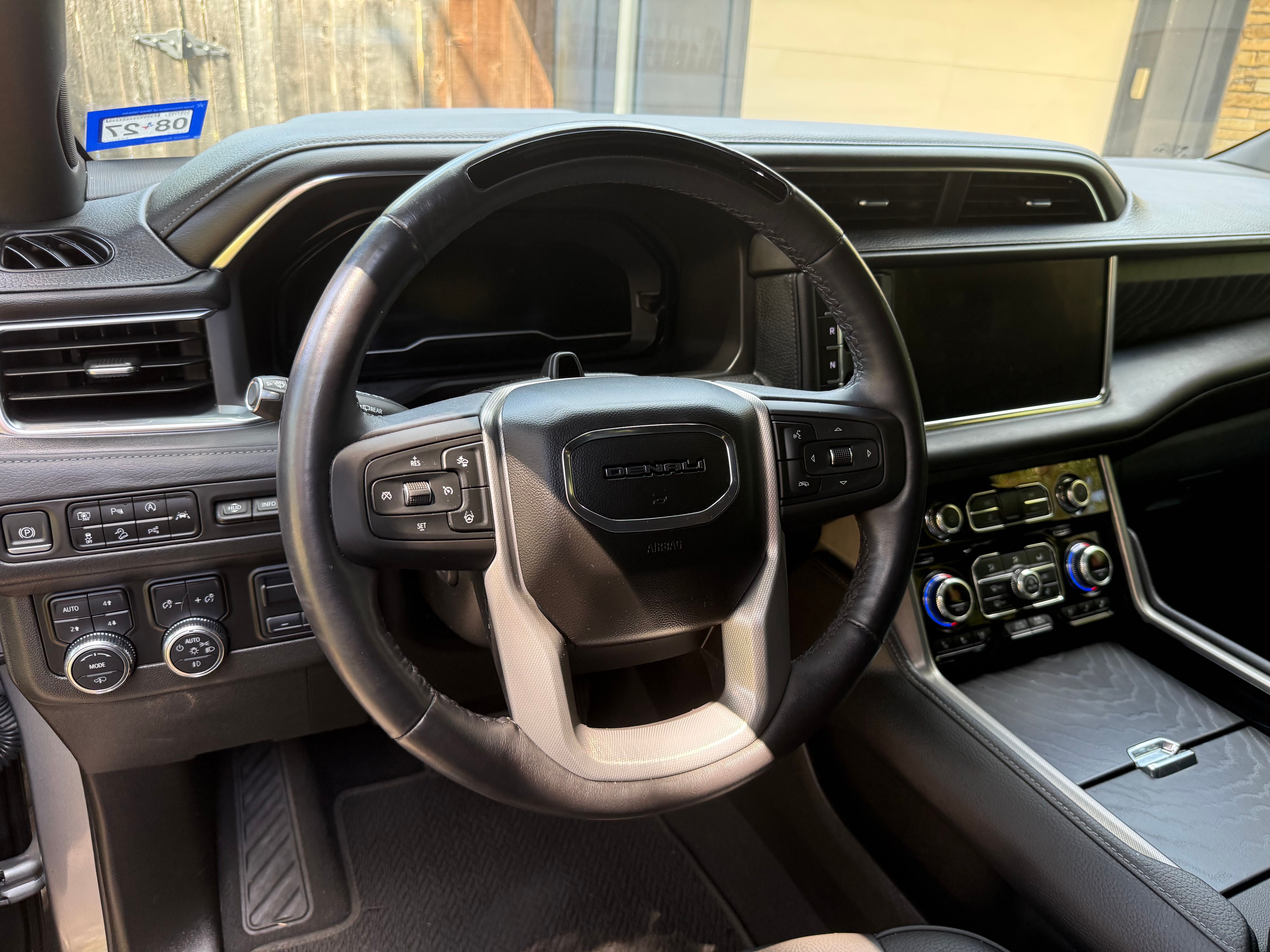 Used 2023 GMC Yukon Denali w/ Denali Reserve Package AWD/4WD image 10