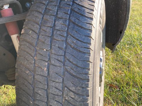 Used 2024 Chevrolet Silverado 2500 Custom w/ Custom Value Package image 12