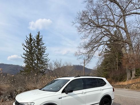 Used 2019 Volkswagen Tiguan SEL Premium R-Line image 1