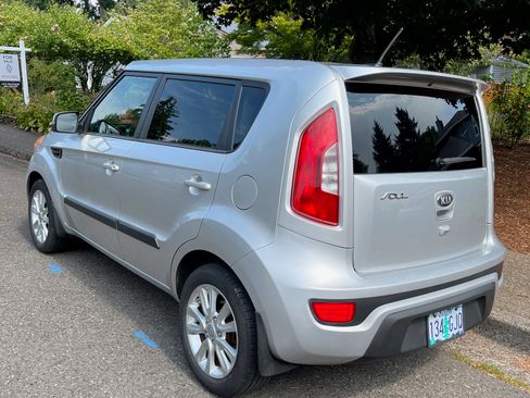Used 2013 Kia Soul + w/ Audio Pkg image 4