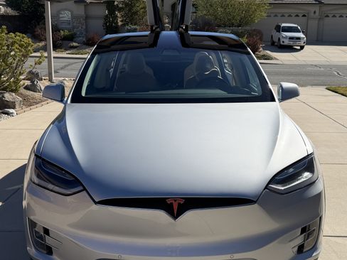 Used 2017 Tesla Model X 100D image 8