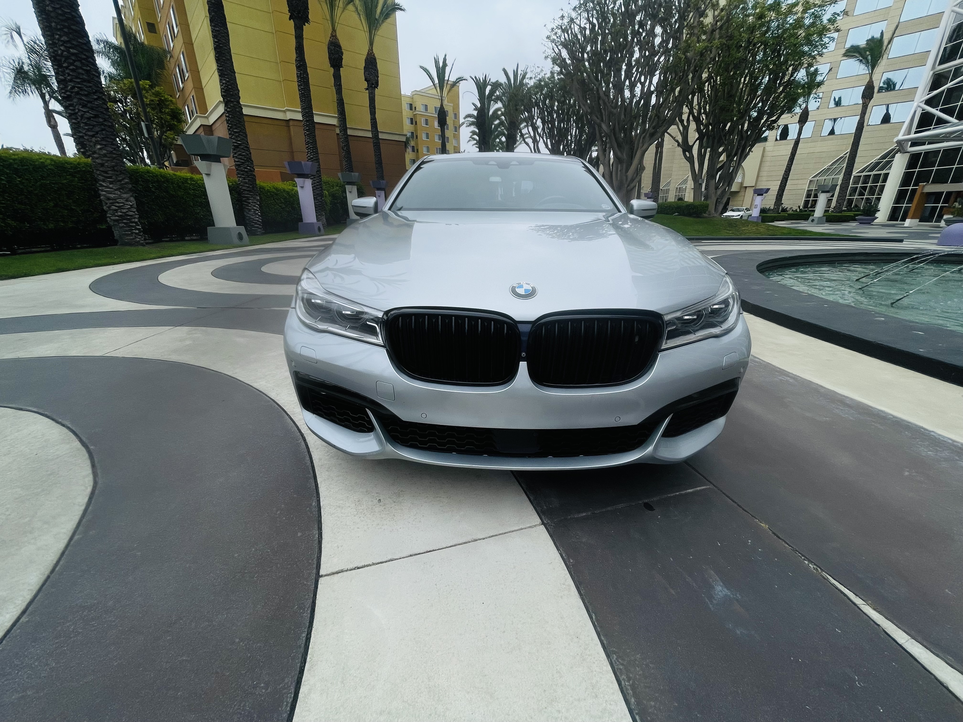 Used 2017 BMW 740e xDrive AWD/4WD image 8