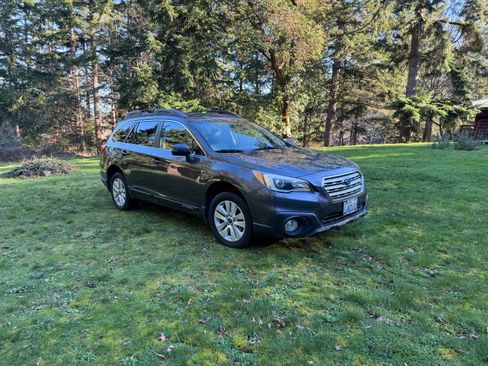 Used 2015 Subaru Outback 2.5i Premium image 4