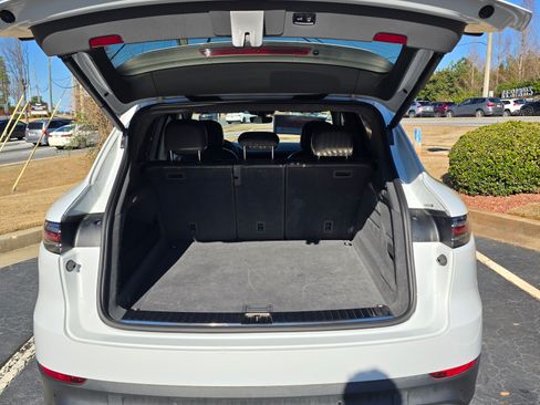 Used 2020 Porsche Cayenne image 5