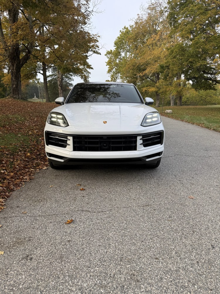 Used 2024 Porsche Cayenne Coupe AWD/4WD image 4