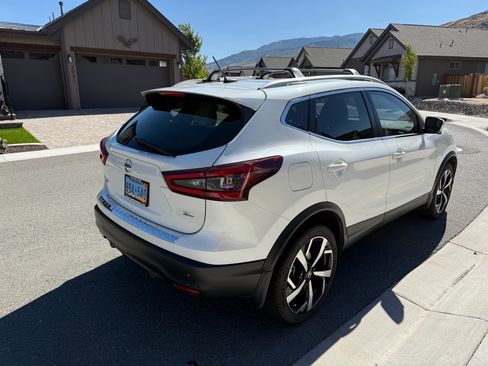 Used 2020 Nissan Rogue Sport SL FWD image 4