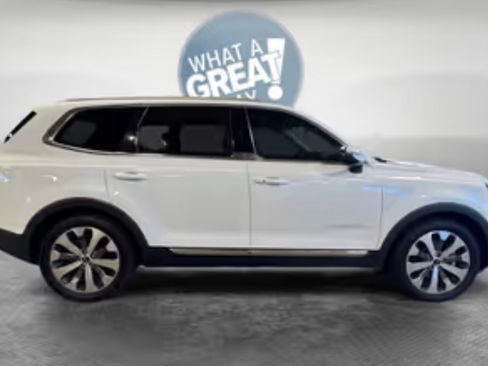 Used 2020 Kia Telluride EX w/ EX Premium Package image 2