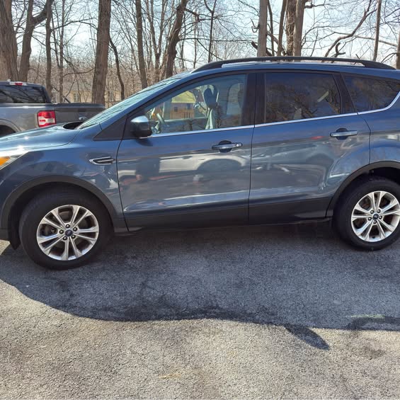 Used 2018 Ford Escape SE AWD/4WD image 8
