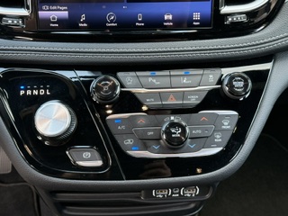 Used 2023 Chrysler Pacifica Touring-L w/ S Appearance Package FWD image 14