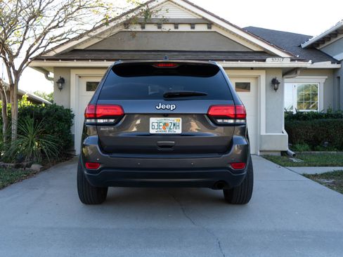 Used 2018 Jeep Grand Cherokee Laredo image 8