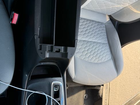 Used 2019 Chevrolet Equinox LS FWD image 19