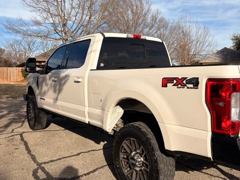 Used 2017 Ford F250 Lariat w/ Lariat Value Package image 17