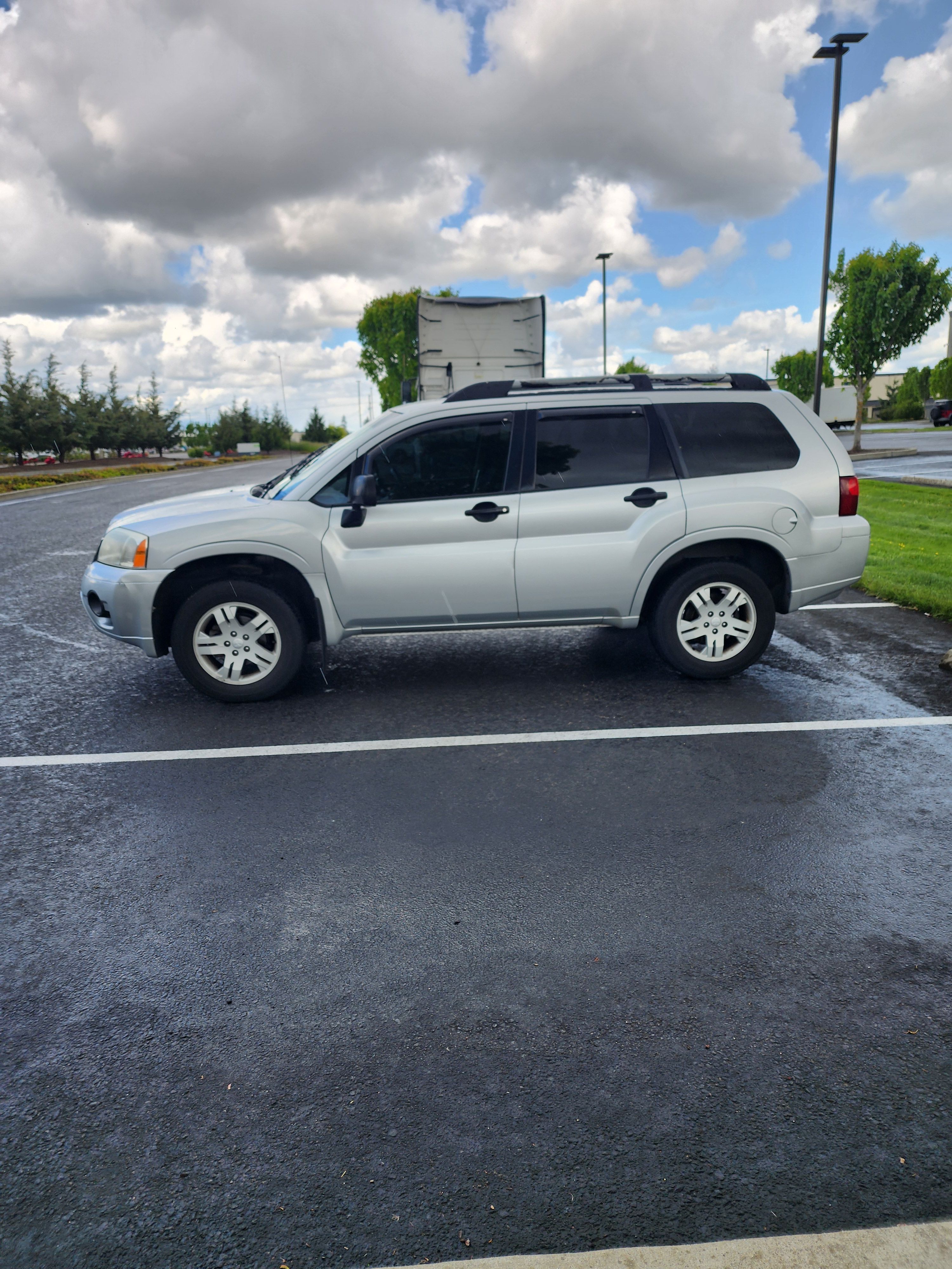 Used 2007 Mitsubishi Endeavor LS AWD/4WD image 12