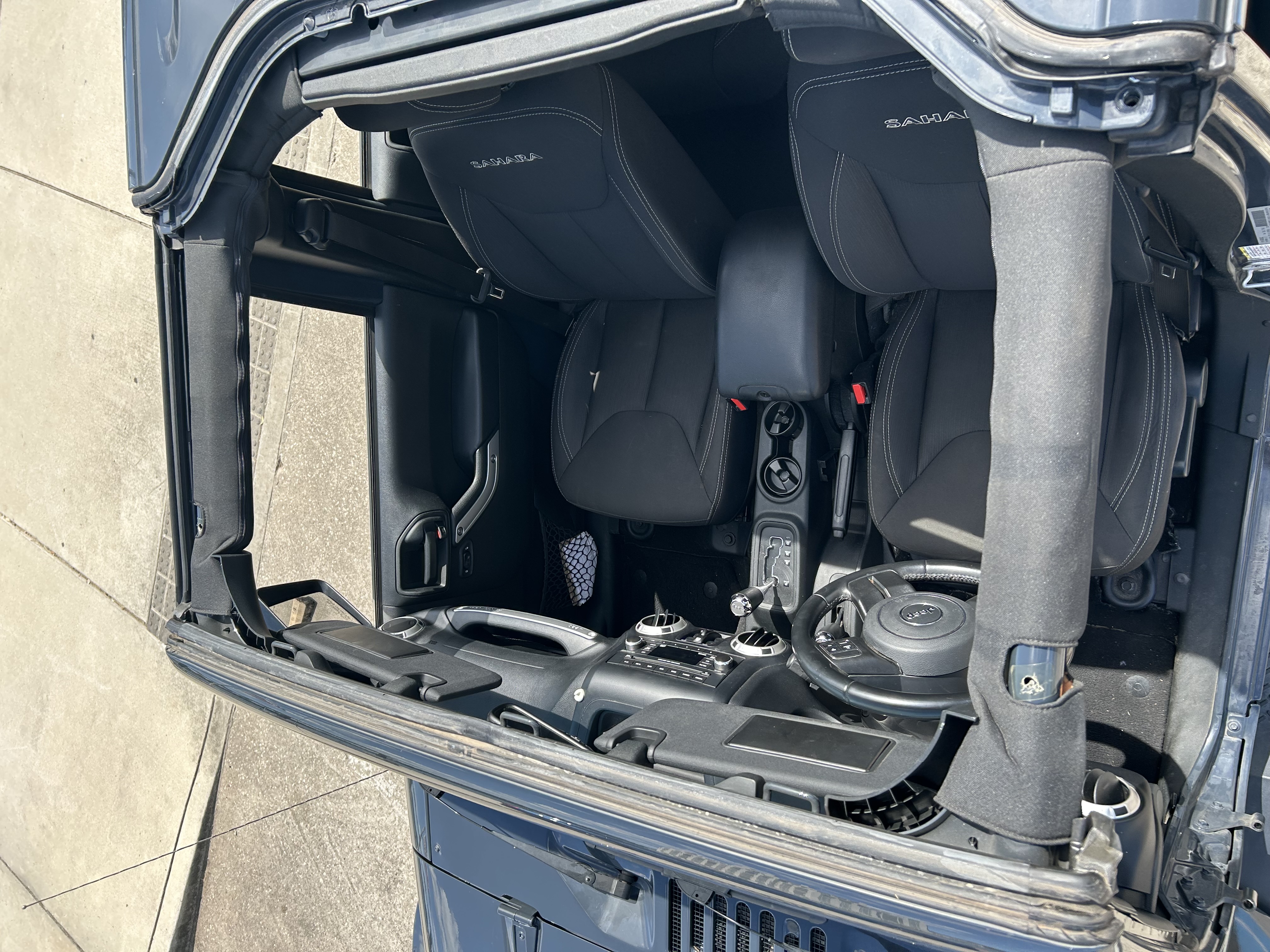 Used 2018 Jeep Wrangler Unlimited Sahara AWD/4WD image 12