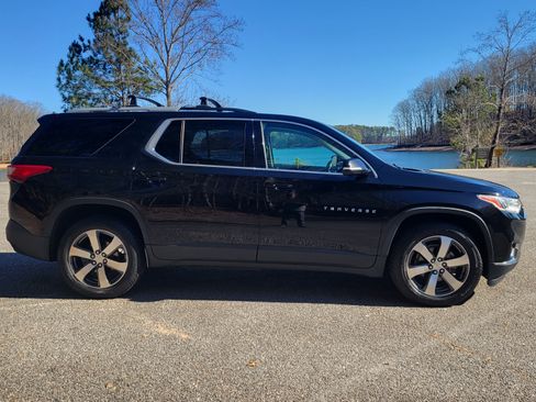 Used 2018 Chevrolet Traverse LT image 17