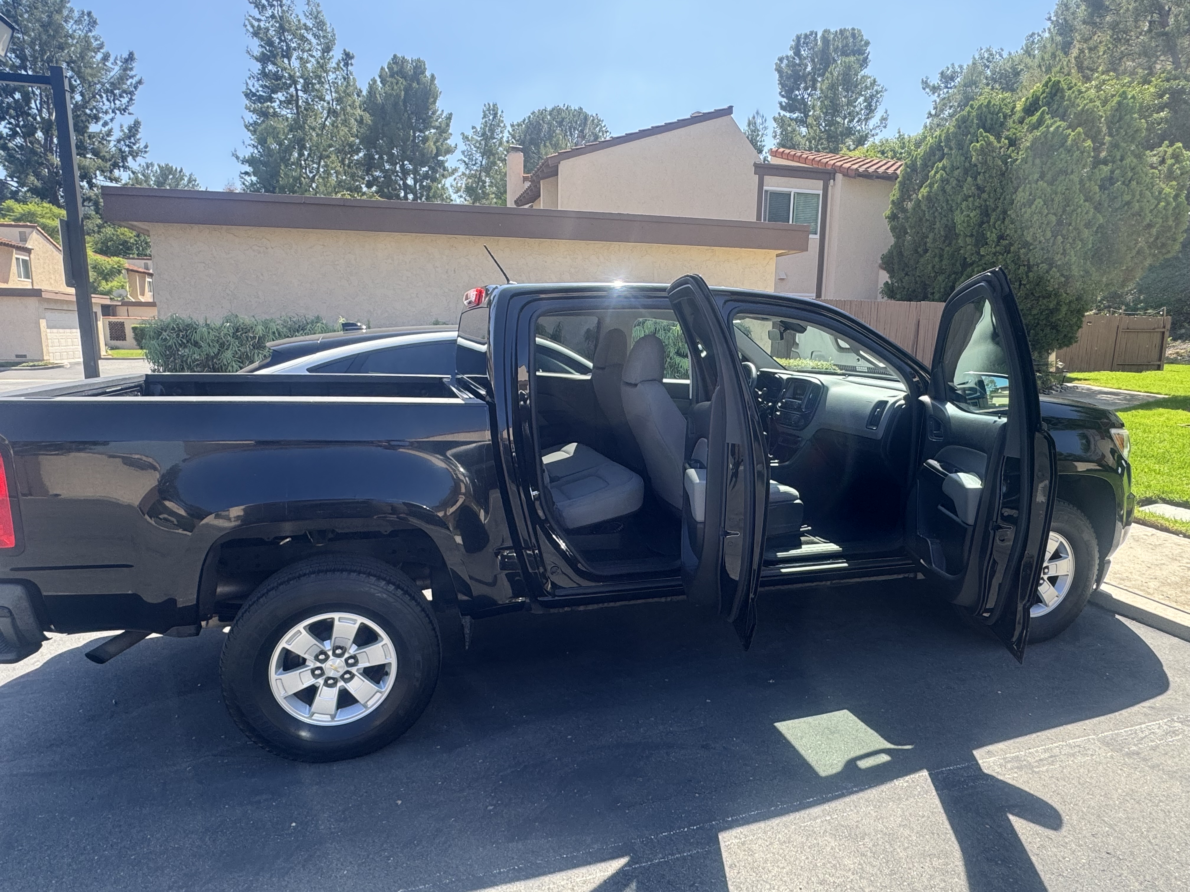 Used 2016 Chevrolet Colorado W/T w/ WT Convenience Package RWD image 9