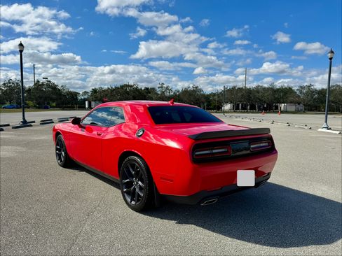 Used 2020 Dodge Challenger SXT w/ Blacktop Package image 4