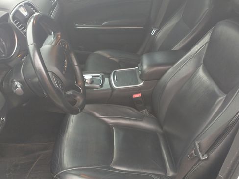 Used 2015 Chrysler 300 Limited w/ 300 Premium Group image 11