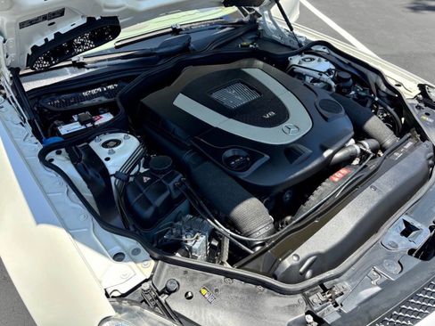 Used 2011 Mercedes-Benz SL 550 image 13