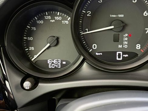 Used 2023 Porsche Macan Turbo image 12