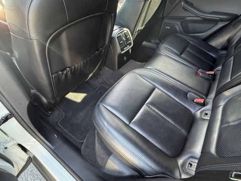 Used 2018 Porsche Macan Sport Edition image 13