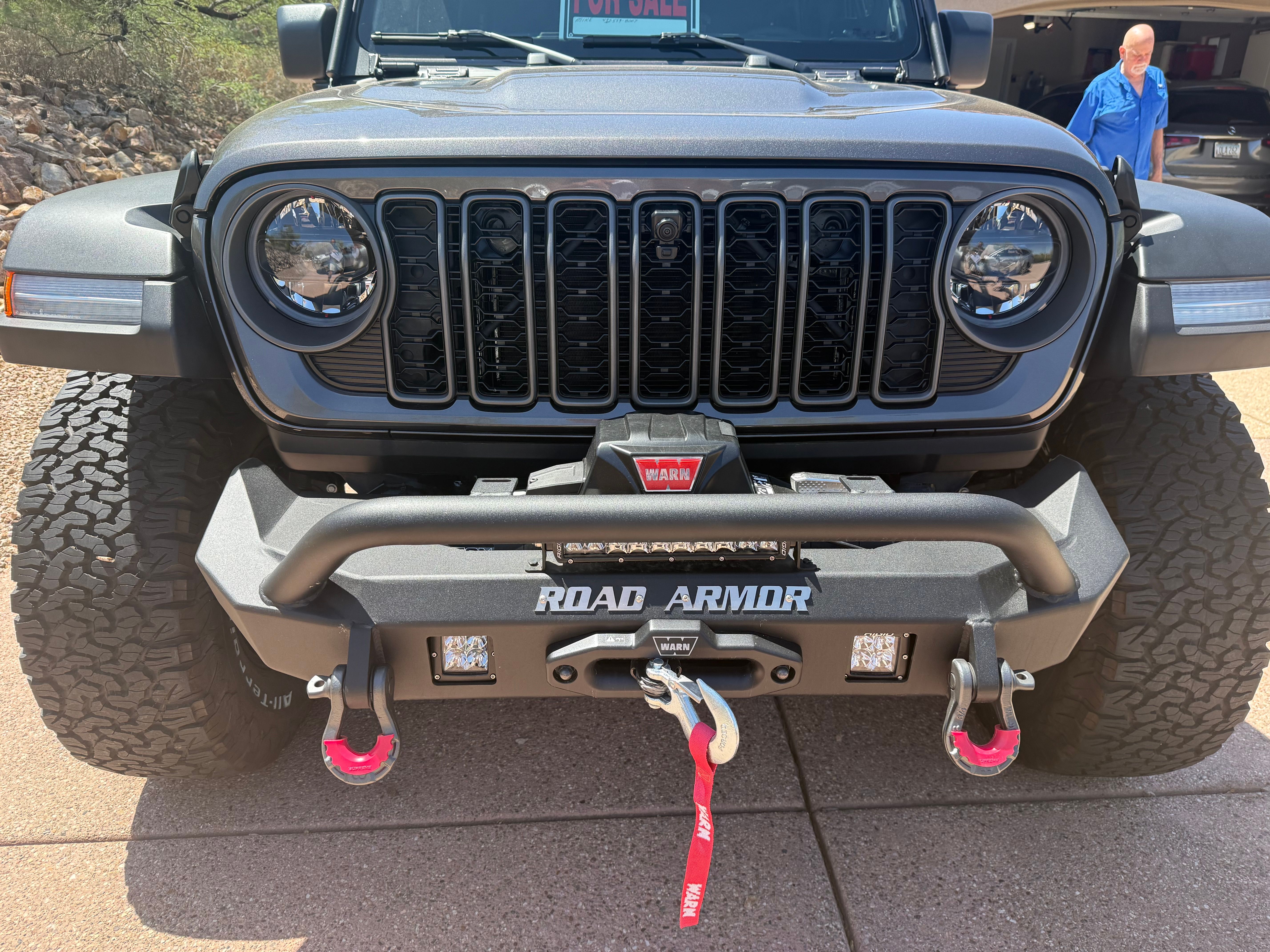 Used 2025 Jeep Wrangler Unlimited Rubicon w/ Convenience Group AWD/4WD image 12