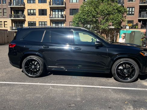 Used 2024 Mercedes-Benz GLS 450 4MATIC image 4