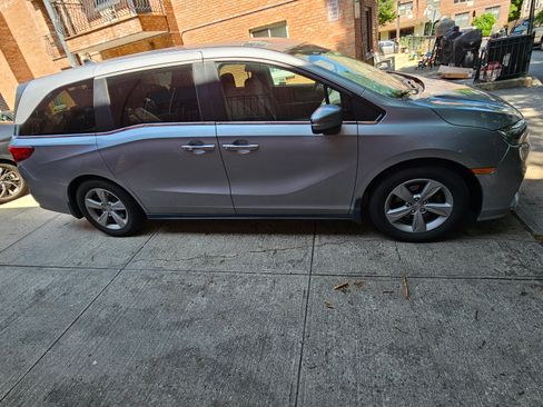 Used 2019 Honda Odyssey EX image 5