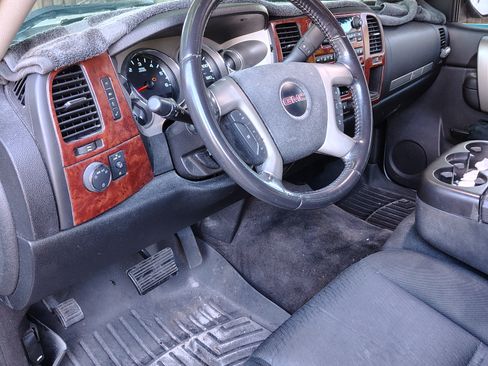 Used 2010 GMC Sierra 1500 SLE w/ Power Pack Plus image 12